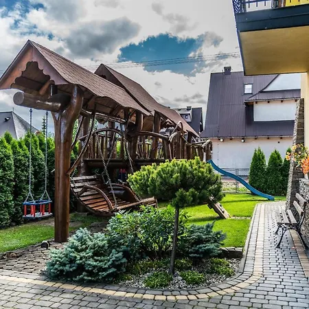 Dunajecki Dworek فندق مبيت وإفطار