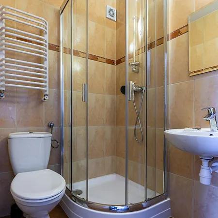 Dunajecki Dworek فندق مبيت وإفطار 3*