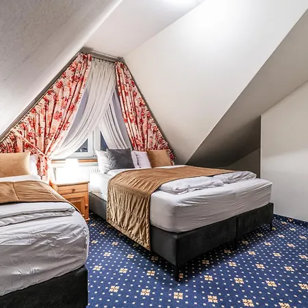 فندق مبيت وإفطار Dunajecki Dworek