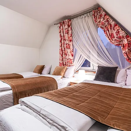 Dunajecki Dworek Bed & Breakfast Gliczarów