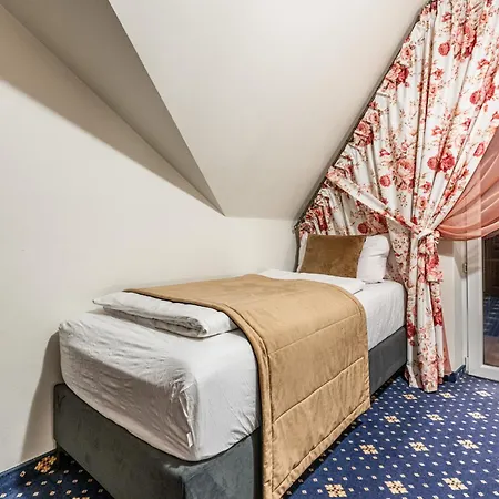 Dunajecki Dworek 3* زاكوباني