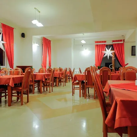 فندق مبيت وإفطار Dunajecki Dworek 3*