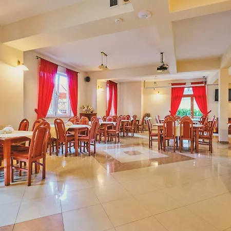 فندق مبيت وإفطار Dunajecki Dworek 3*